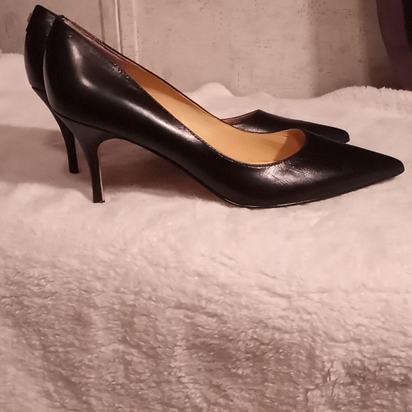 Black  Ivanka Trump Heels ,size 8 & 1/2 - Picture 5 of 5